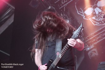 23.06.19_vomitory02